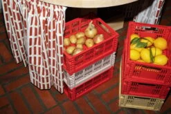 HAY Colour Crate, M, Plastique Recyclé, Jaune Doré 10 HAY Colour Crate, M, Plastique Recyclé, Jaune Doré -Hay Magasin 0723P FDS kesa 2023 0448