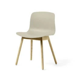 HAY About A Chair AAC12, Chêne Laqué - Vert Pastel 9 HAY About A Chair AAC12, Chêne Laqué - Vert Pastel -Hay Magasin 255635 AAC 12 pastel green shell wb lacquer oak base 2