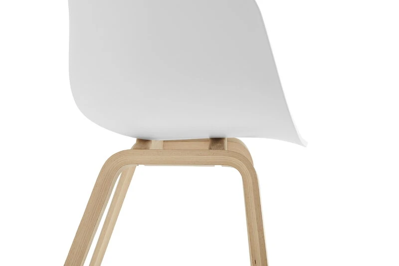 HAY Chaise About A Chair AAC22, Chêne Laqué - Blanc 2 HAY Chaise About A Chair AAC22, Chêne Laqué - Blanc – Image 2