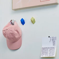 HAY Patère Iso, Rouge Cerise, 3 pièces 4 HAY Patère Iso, Rouge Cerise, 3 pièces -Hay Magasin 54HaySS2017 iso HV