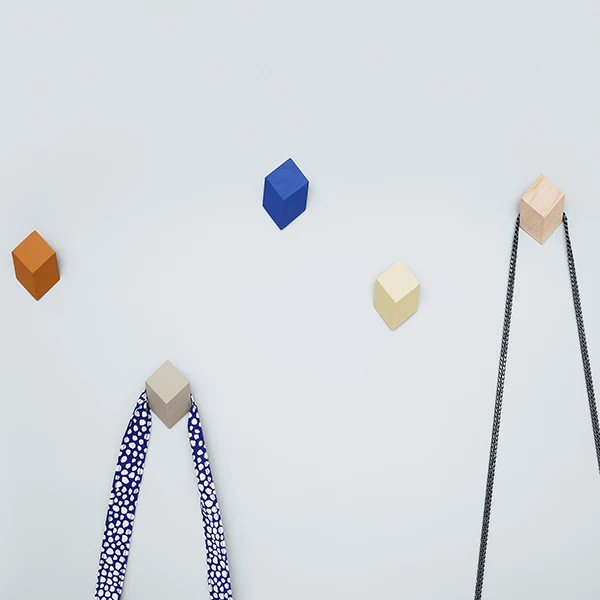 HAY Patère Iso, Rouge Cerise, 3 pièces 3 HAY Patère Iso, Rouge Cerise, 3 pièces – Image 3