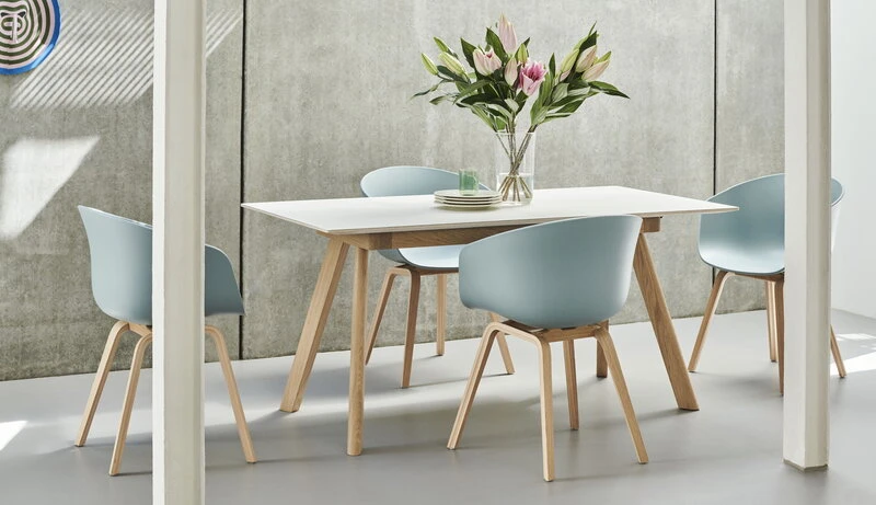 HAY Chaise About A Chair AAC22, Chêne Laqué - Dusty Blue 2 HAY Chaise About A Chair AAC22, Chêne Laqué - Dusty Blue – Image 2