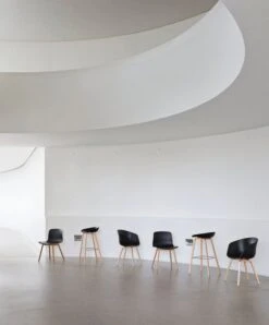 HAY About A Chair AAC22, Chêne Savonné - Noir Doux 8 HAY About A Chair AAC22, Chêne Savonné - Noir Doux -Hay Magasin AAC 12 Eco AAC 22 Eco AAS 32 Eco 4