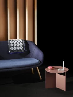 HAY Table Slit, 45 Cm, Blanc 8 HAY Table Slit, 45 Cm, Blanc -Hay Magasin AAL Sofa for Comwell divina coda catalogue 02