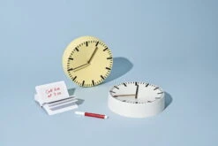 HAY Horloge Murale Analog, Blanc 10 HAY Horloge Murale Analog, Blanc -Hay Magasin Analog white Analog yellow