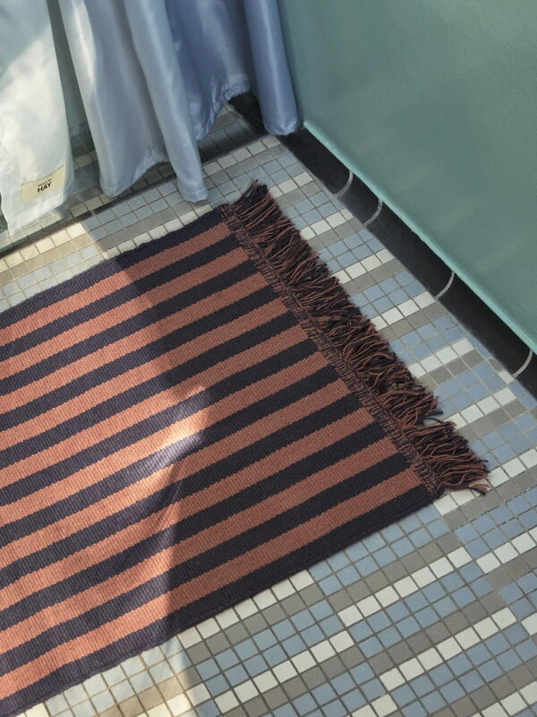 HAY Tapis Stripes And Stripes, 65 X 300 cm, Navy Cacao 5 HAY Tapis Stripes And Stripes, 65 X 300 cm, Navy Cacao – Image 5