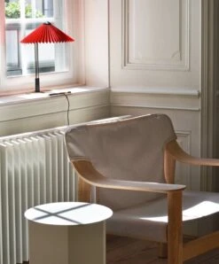 HAY Fauteuil Lounge Bernard, Chêne - Toile 10 HAY Fauteuil Lounge Bernard, Chêne - Toile -Hay Magasin Bernard raw canvas cover wb lacquer oak Matin Table Lamp bright red Slit Table High white