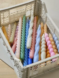 HAY Bougie Spiral, Mandarine 5 HAY Bougie Spiral, Mandarine -Hay Magasin Candle family Color Crate M light grey