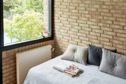 HAY Coussin Dot, Planar, Gris Clair 5 HAY Coussin Dot, Planar, Gris Clair -Hay Magasin Crinkle Bedspread light blue Dot Cushion Tint 1