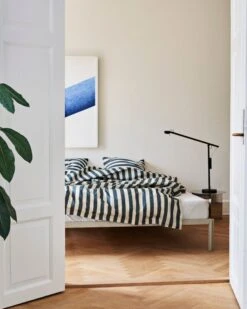 HAY Taie D’oreiller Été, Vert Foncé -Hay Magasin Ete dark green Fifty Fifty Table Lamp black Slit Table Round mirror