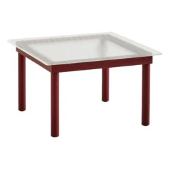HAY Table Kofi 60 x 60 cm, Chêne Laqué Barn Red - verre Strié