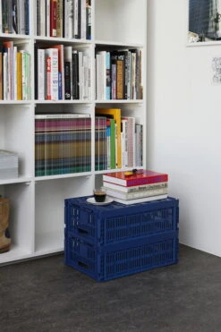 HAY Colour Crate, L, Plastique Recyclé, Bleu Foncé 11 HAY Colour Crate, L, Plastique Recyclé, Bleu Foncé -Hay Magasin HAY Colour Crate L dark blue