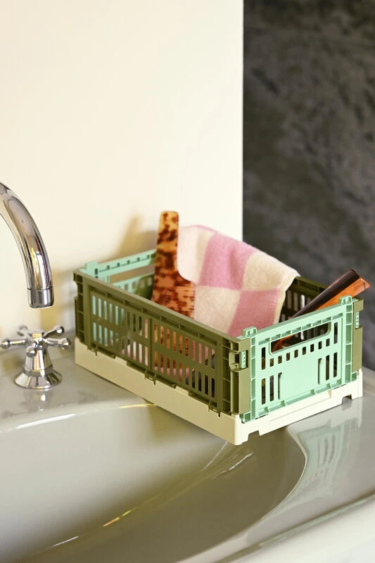 HAY Colour Crate Mix, S, Plastique Recyclé, Olive - Menthe Foncé 5 HAY Colour Crate Mix, S, Plastique Recyclé, Olive - Menthe Foncé – Image 5