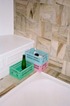 HAY Colour Crate, S, Plastique Recyclé, Bleu Clair 9 HAY Colour Crate, S, Plastique Recyclé, Bleu Clair -Hay Magasin HAY Colour Crate dark mint dusty rose light blue 1