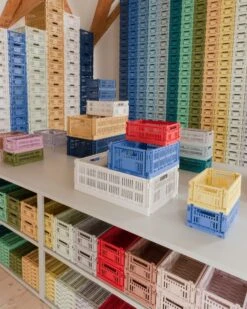 HAY Colour Crate, S, Plastique Recyclé, Bleu Foncé -Hay Magasin HAY Colour Crate family 03 9