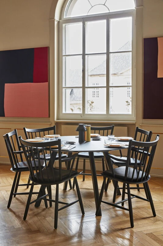 HAY Table Ronde CPH25, 140 cm, Chêne Noir 6 HAY Table Ronde CPH25, 140 cm, Chêne Noir – Image 6