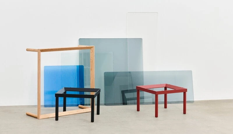 HAY Table Kofi 120 x 120 cm, Chêne Laqué Noir - verre Transparent 2 HAY Table Kofi 120 x 120 cm, Chêne Laqué Noir - verre Transparent – Image 2