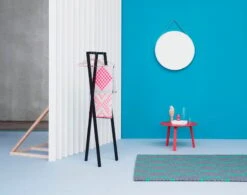 HAY Portant Loop Stand, Noir 10 HAY Portant Loop Stand, Noir -Hay Magasin Loop Stand2C Mega Knit2C Strap Mirror2C Bella Cofee Table2C S26B Dot Carpet 1 1