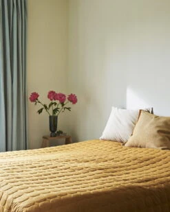 HAY Couvre-lit Mega Dot, Moutarde -Hay Magasin Mega Dot mustard