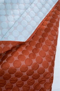 HAY Couvre-lit Mega Dot, Bleu Clair -Hay Magasin Mega Dot light blue