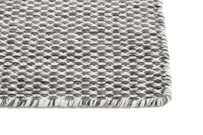 HAY Tapis Moiré Kelim, 140 X 200 cm, Gris 2 HAY Tapis Moiré Kelim, 140 X 200 cm, Gris – Image 2