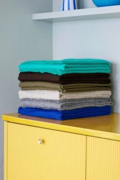 HAY Couverture Mono, 130 x 180 cm, Aqua Green 7 HAY Couverture Mono, 130 x 180 cm, Aqua Green -Hay Magasin Mono Blanket ultra marine steel grey olive creme melange chocolate aqua green