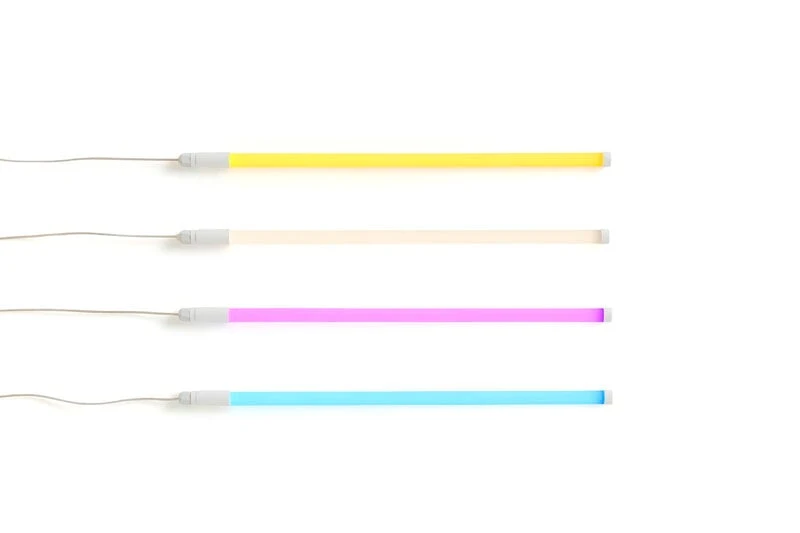 HAY Lampe LED Neon Tube Slim, 50 cm, Blanc Chaud 2 HAY Lampe LED Neon Tube Slim, 50 cm, Blanc Chaud – Image 2