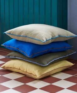 HAY Coussin Outline, 50 x 50 cm, Moss 8 HAY Coussin Outline, 50 x 50 cm, Moss -Hay Magasin Outline Cushion vivid blue lemon sorbet grey blue moss