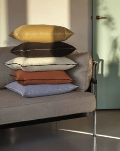 HAY Coussin Outline, 50 x 50 cm, Bleu 7 HAY Coussin Outline, 50 x 50 cm, Bleu -Hay Magasin Outline Cushion ice blue sienna off white black mustard