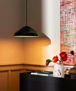 HAY Suspension Pao Steel Pendant 470, Noir Doux 10 HAY Suspension Pao Steel Pendant 470, Noir Doux -Hay Magasin Pao Steel Pendant 470 soft black Splash Vase Round white dot 01