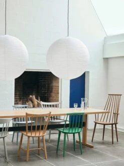 HAY Chaise J110, Chêne Foncé Huilé -Hay Magasin Passerelle Table L300xW95xH74 wb lacquered oak tabletop frame and edge black powder coated crossbar J Series family Rice Paper Shade dia80 classic white 02role