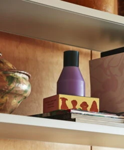 HAY Bougie Pillar, Modèle S, Lavande 9 HAY Bougie Pillar, Modèle S, Lavande -Hay Magasin Pillar Candle S lavender