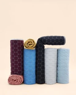 HAY Couvre-lit Mega Dot, Gris Clair 7 HAY Couvre-lit Mega Dot, Gris Clair -Hay Magasin Polygon catalogue