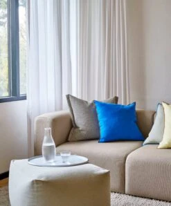 HAY Coussin Outline, 50 x 50 cm, Bleu-gris 8 HAY Coussin Outline, 50 x 50 cm, Bleu-gris -Hay Magasin Pouf warm grey Mags 3 Seater comb 1 Hallingdal 220 Plica Sprinkle cream Outline Cushion vivid blue Ellipse Tray light grey 2