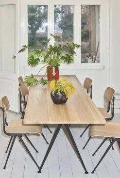 HAY Table Pyramid 02, Noir - chêne Laqué Mat 8 HAY Table Pyramid 02, Noir - chêne Laqué Mat -Hay Magasin Result Pyramid catalogue 22