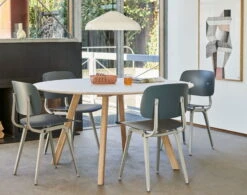 HAY Table Ronde CPH25, 140 cm, Chêne Laqué - linoléum Blanc Cassé -Hay Magasin Revolt granite grey seat and back beige steel CPH 25 off white lino wb lacquer oak Pao Steel Pendant 470 cream white 01