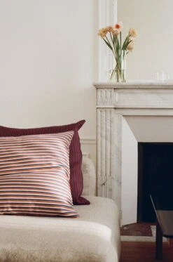 HAY Coussin Ribbon, Rouge 7 HAY Coussin Ribbon, Rouge -Hay Magasin Ribbon Cushion red terracotta