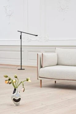 HAY Canapé Silhouette 3 Places, Coda 100/Silk Cognac - Chêne Huilé -Hay Magasin Silhouette Sofa 2 seater Uph Coda 100 Fifty Fifty Floor Lamp soft black Jessica Hans Vase Glossy Cow 2