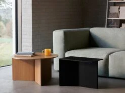 HAY Table Slit Wood, 65 cm, Chêne Laqué -Hay Magasin Slit Table Wood Round XL wb lacquer oak Slit Table Wood Oblong black wb lacquer oak 1