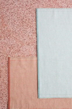 HAY Tapis Tapis, Rouge 9 HAY Tapis Tapis, Rouge -Hay Magasin Tapis 140x200 grey red 1