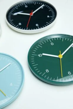 HAY Wall Clock, Vert 8 HAY Wall Clock, Vert -Hay Magasin Wall Clock dark green black light blue Studio Visit 1