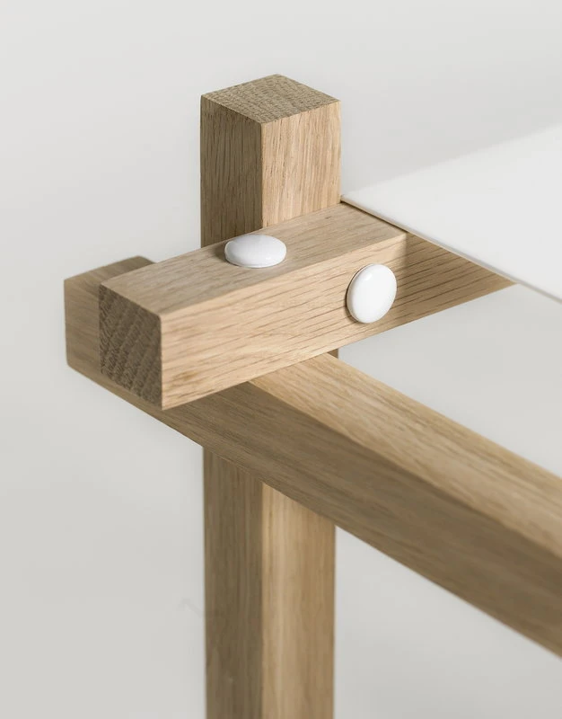 HAY Étagère Woody Column, Modèle Bas, Blanc 2 HAY Étagère Woody Column, Modèle Bas, Blanc – Image 2